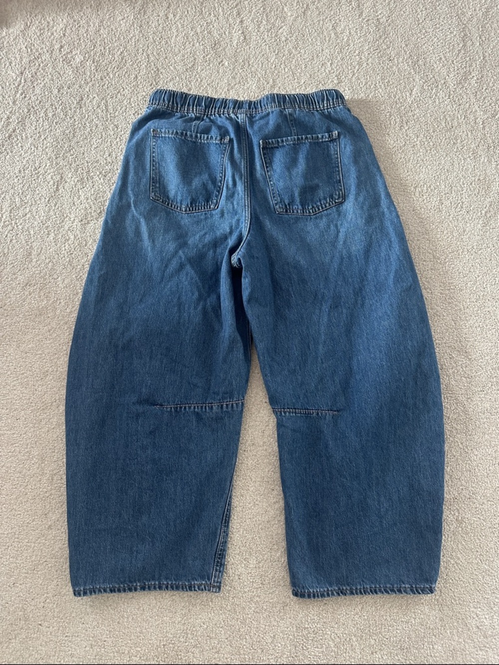 OLD NAVY High Waisted Pull-On Barrel Jeans in Medium Wash - Picture 3 of 5